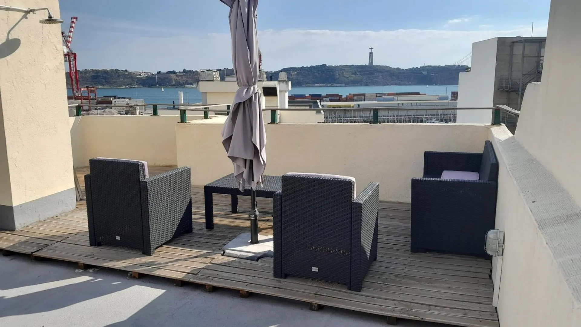Apartamento Sobre O Rio Lisbon Apartment