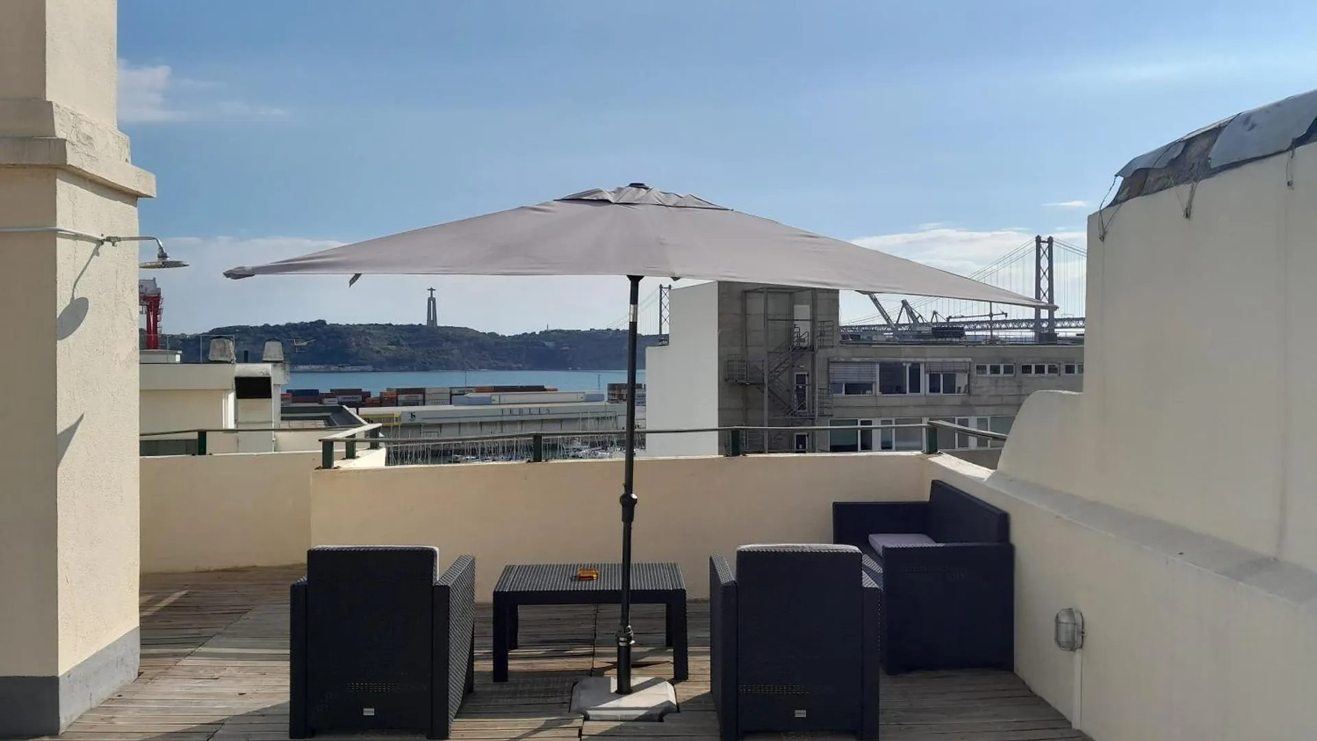 Apartamento Sobre O Rio Lisboa